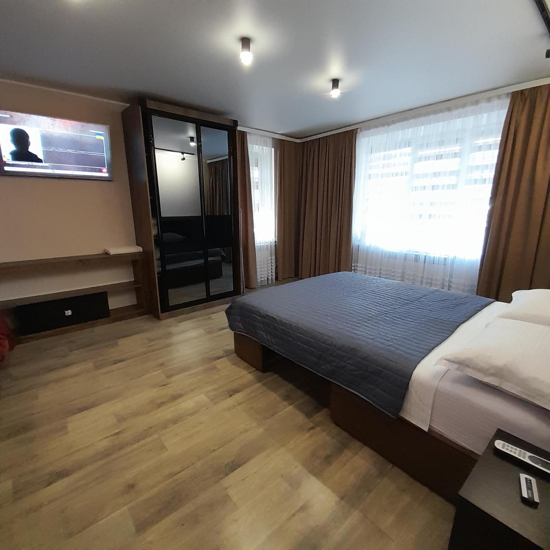 Lux Apartment In City Center Kremenčuk Esterno foto
